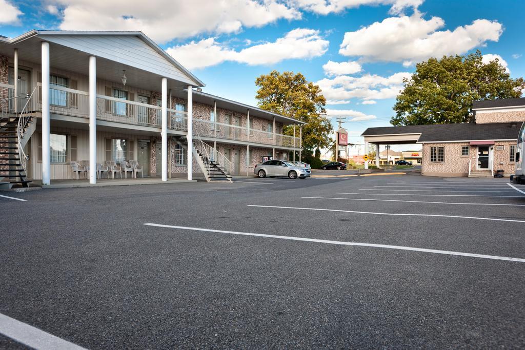 Econo Lodge Brossard Exterior photo